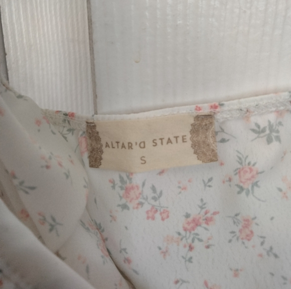 Altar'd State crop top - Picture 3 of 3